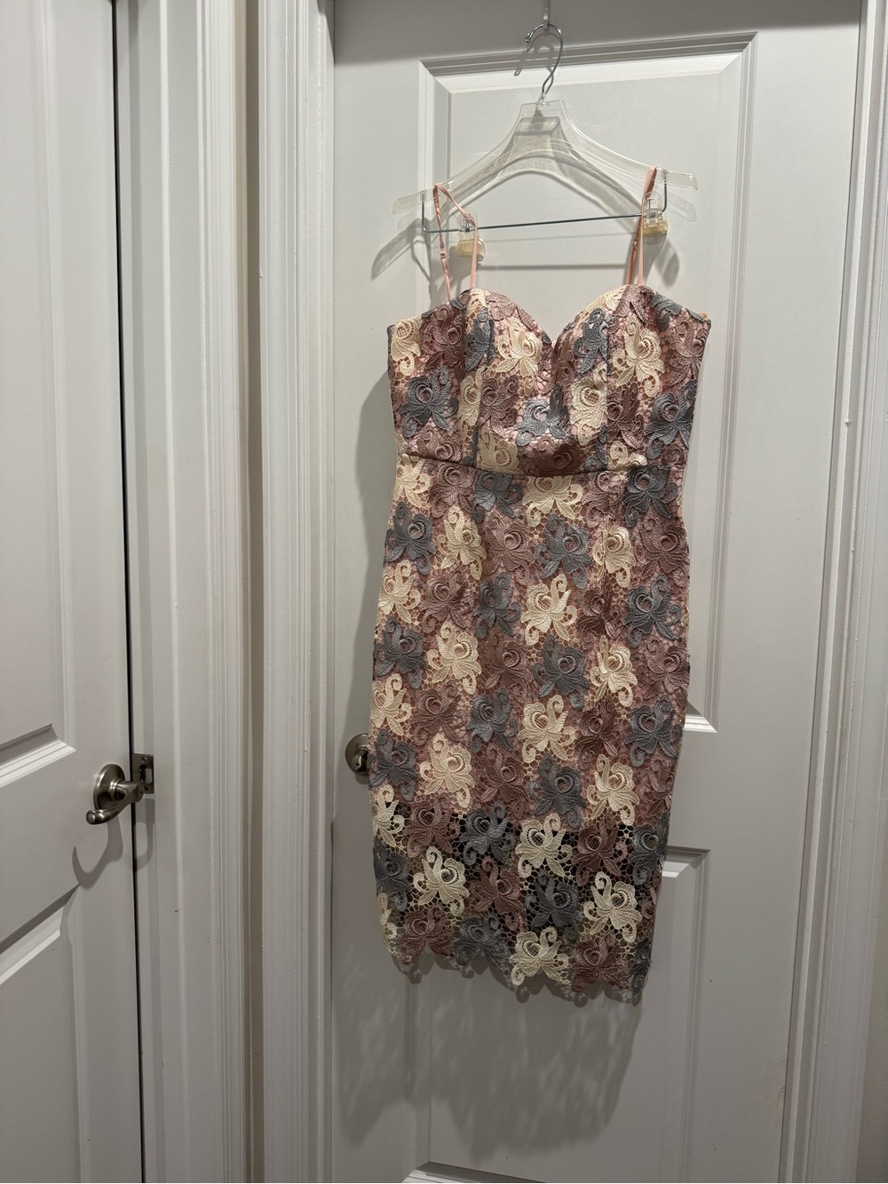 Decode 1.8 Floral Lace Midi Dress with Spaghetti Straps in Blush Multi size 16
